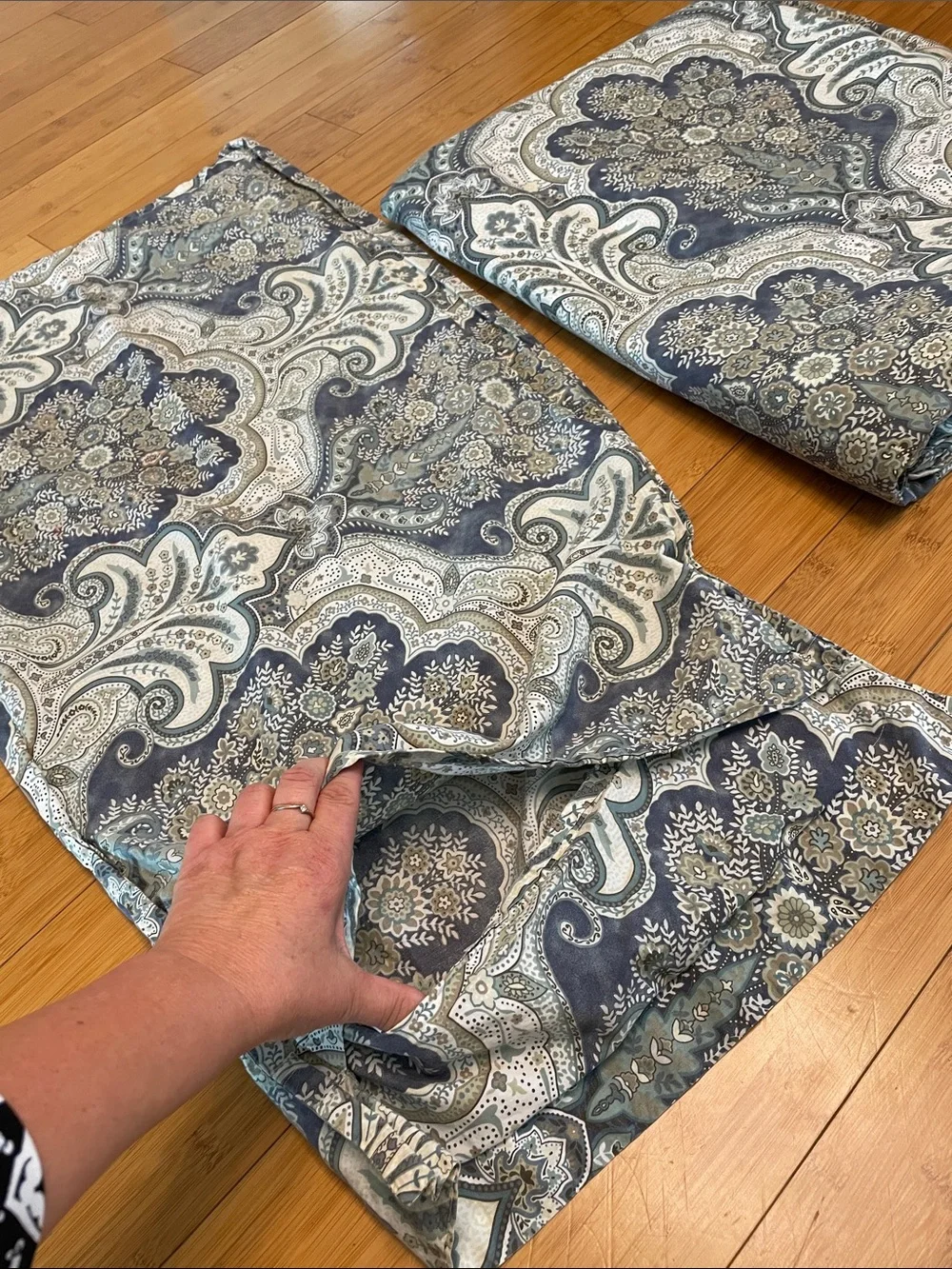 Pottery Barn King Cal King Jordana Paisley Percale Duvet Cover Two Sham Blue
